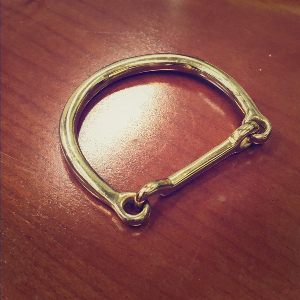 Hook gold bangle